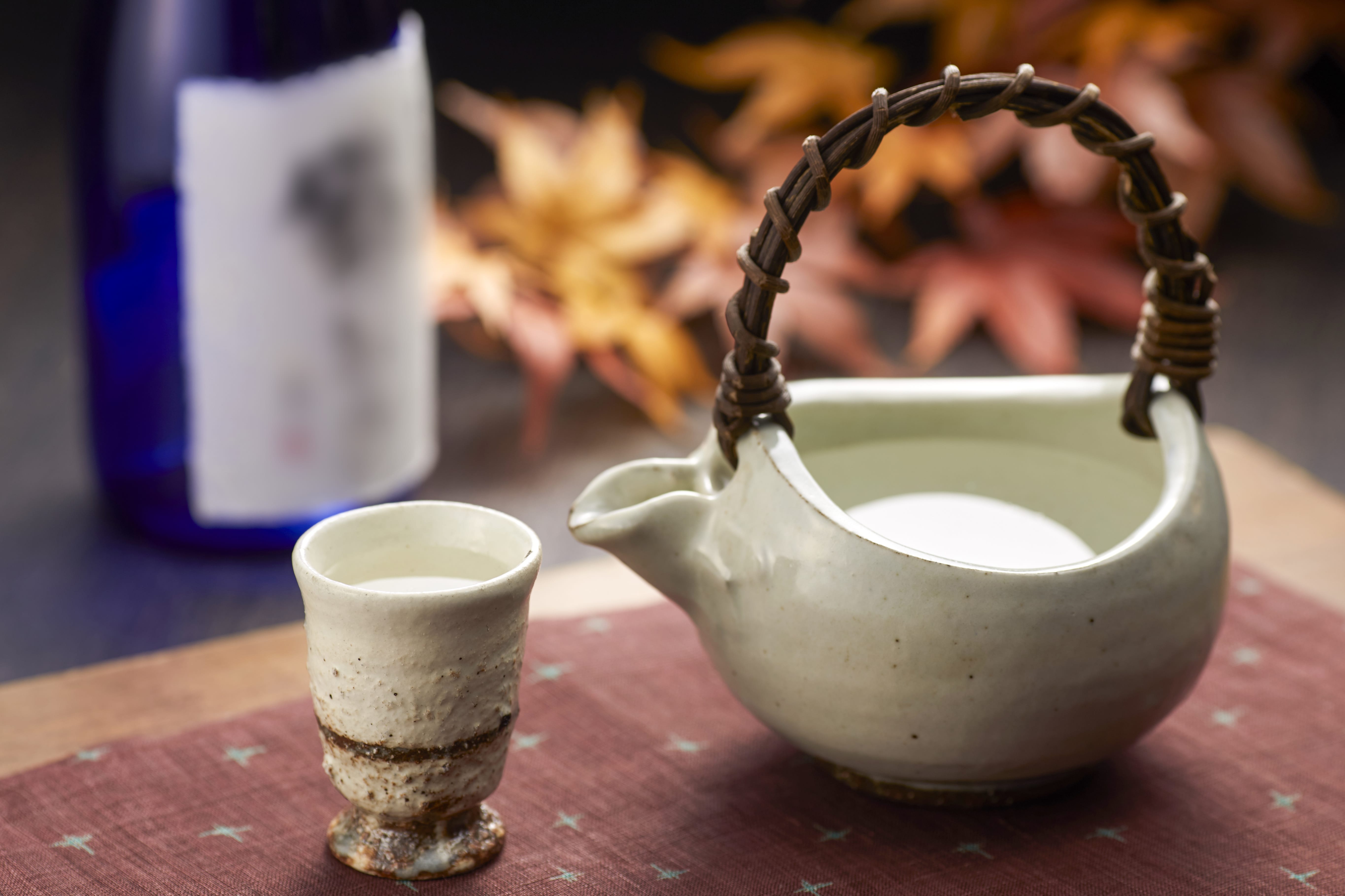 秋限定の日本酒 ひやおろし 秋あがり のおすすめの飲み方 酒みづき 沢の鶴公式 秋限定の日本酒 ひやおろし 秋あがり のおすすめの飲み方 酒みづき 沢の鶴公式