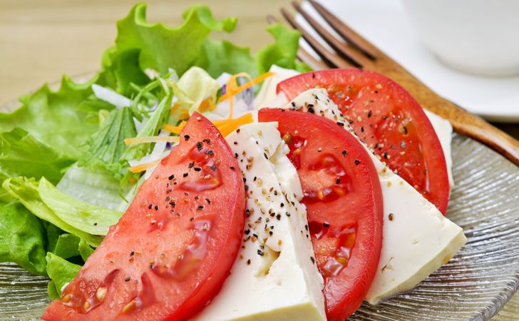 豆腐とトマトのカプレーゼ