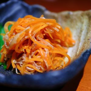 日本酒に合うおつまみの定番 スルメ あたりめ のアレンジレシピ 酒みづき 沢の鶴公式