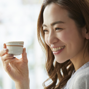 女性と日本酒