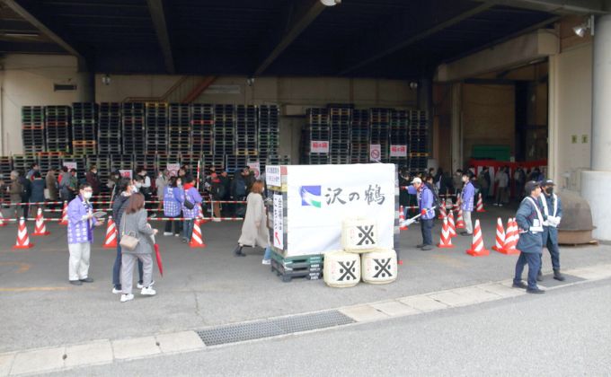 開場前の列