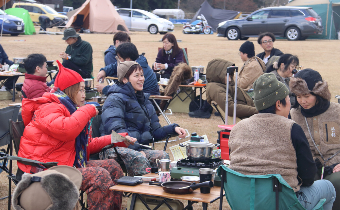 熱燗教室で話を聞く参加者