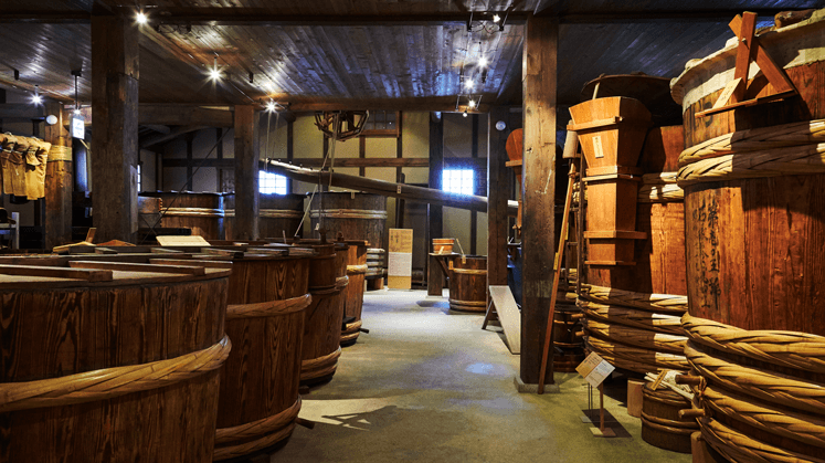 A valuable archeological site where you can experience the history of sake brewing